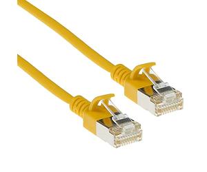 ACT Cavo patch slim Cat6a per data center LSZH-U/FTP, 0,25 m, con porte RJ45 e antigroviglio DC7852, giallo