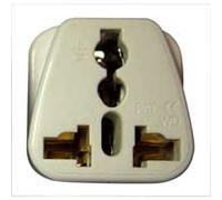 ADATTATORE Spina italiana 220Vac- Presa universale estera blister