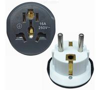 Adattatore Spina Universale 16A 250V Convertitore Viaggio Internazionale