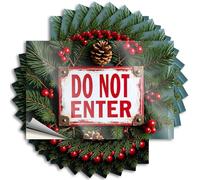 Adesivo divertente A Festive Do Not Enter Sign circondato da rami di pino, bacche e pigne. Adesivi 10 cartelli da garage per uomini, divertenti adesivi umoristici per adulti (6 x 9 cm)