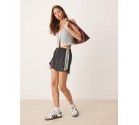 adidas Originals - Pantaloncini stile sprinter in raso nero con stampa leopardata-Multicolore XS
