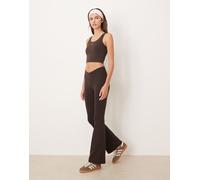 adidas Performance - Three Stripes Studios - Pantaloni a zampa marroni con fascia in vita incrociata-Marrone L