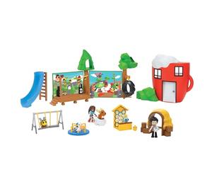 Adopt Me! Coffee Shop and Playground Large Playset - Top Online Game - Codice articolo virtuale esclusivo incluso - Con i tuoi animali domestici, personaggi e paesaggi di gioco preferiti - Età 6+