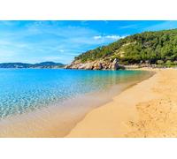 adrium Immagine acrilica 120 x 80 cm: spiaggia sabbiosa e tranquilla acqua di mare nella baia di Cala San Vicente nella soleggiata giornata estiva, Ibiza Island, Spagna (104650793)