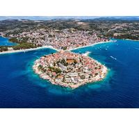 adrium Quadro composito in alluminio 90 x 60 cm: fotografia aerea della città vecchia di Primosten sull'isola, Dalmazia, Croazia Primosten, Spagna Sibenik Knin, Croazia.