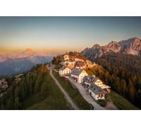adrium Quadro poster 80 x 50 cm: Santuario Monte Lussari nelle Dolomiti, Italia (244106330)