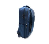 Aeronautica Militare Zaino porta pc dal design dinamico e multifunzione. Dispone di un ampio scomparto principale, organizzato internamente con pratiche tasche porta PC, i documenti saranno al sicuro