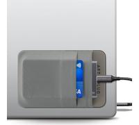 Afterplug Custodia a 2 Tasche per SSD e Hard Disk per Laptop, Adesivo 3M | Tasca elastica per SSD portatili | 13 x 8,5 cm | Scomparto separato per cavi | Cinghia di sicurezza integrata