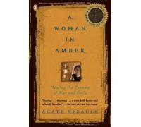 Agate Nesaule A Woman in Amber (Tascabile)