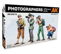 AK Interactive Kit di modellismo in plastica Photographers Different Eras 1/35 ak35015