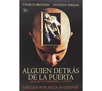 Alguien Detrás De La Puerta