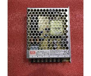 Alimentatore ad alta efficienza con uscita singola da 110 W, 48 V, 2,3 A