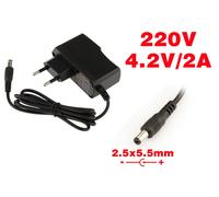 KALEA-INFORMATIQUE Alimentatore da 220V a 4,2V DC 2A con connettore da 2,5mm x 5,5mm (diametro interno/esterno).