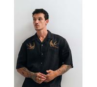 AllSaints - Avia - Camicia a maniche corte in lino nera con ricamo di rondine-Nero XL