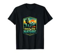 Alta sulla Natura Camping Mountain Badge Design Maglietta