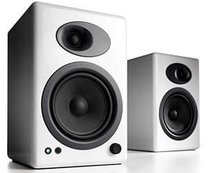 Altoparlanti Amplificati da Mensola da 150W Audioengine A5+ Classic | Amplificatore Analogico Integrato | Telecomando | Ingressi RCA e 3,5mm | Cavi Inclusi (Bianco)