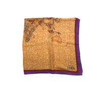 ALVIERO MARTINI 1a CLASSE Foulard stampa Geo Classic è un accessorio evergreen realizzato in morbida seta, perfetto per aggiungere una nota di eleganza ai look. Il profilo in tonalità a contrasto ne i