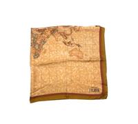 ALVIERO MARTINI 1a CLASSE Foulard stampa Geo Classic è un accessorio evergreen realizzato in morbida seta, perfetto per aggiungere una nota di eleganza ai look. Il profilo in tonalità a contrasto ne i