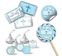 Amanda Creation, kit di adesivi per feste di prima comunione per ragazzi, 429 pezzi. Include 60 adesivi circolari da 5 cm per bomboniere e borse Goodie, 45 mini involucri per caramelle e 324 adesivi rotondi per bacio di caramelle di Amanda Creation