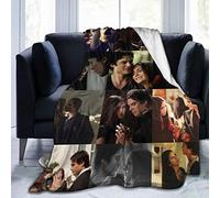 Amkong Salvatore Damon Elena Love Collage Coperta Merch TV Show Fan Regali Vampiro Katherine Ornamenti Decorativa Coperta in Pile per Biancheria da Letto Divano 127 x 101,6 cm