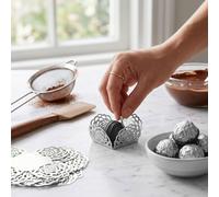 AMONIDA 50 Pz Involucri per Tartufo Mini Pirottini per Cupcake con Motivo a Rosa 3D e Design con Ritaglio in Pizzo Pirottini di Carta per Cioccolato per Dessert di Matrimonio, Fes (SILVER)