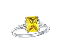 Anello di fidanzamento con tre pietre passato presente futuro 3CT CZ giallo canarino AAA zircone cubico rettangolare solitario taglio smeraldo con accenti laterali taglio trillion in argento sterling