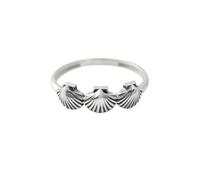 Anello in argento sterling (925) con tre conchiglie del Cammino di Santiago, larghezza 7 mm, spessore del corpo 2 mm.