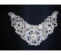 Applicazione di Macramè con perle e paillettes per abiti da ballo, e cerimonia