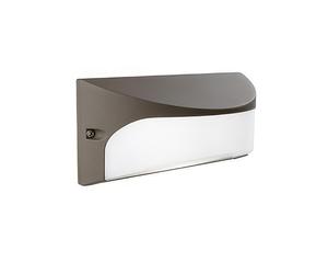 Applique in alluminio pressofuso DOME APPLIQUE VISIERA Dimensioni 22x9,8x h 10 cm Diffusore in termoplastico opalino 10W LED 3000K colore CAFFE' CAFFE'