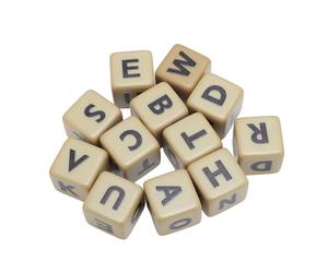 aqxreight Gioco di Cruciverba con Dadi a 6 Facce 12 Lettere di Dadi Set Giochi di Parole Gioco Creativo con Lettere Inglesi con Custodia per l'istruzione in Campeggio Incise Diverse 6 nel