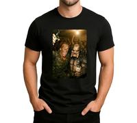 Arnold Schwarzenegger festeggia con Predator - Cult Action horror scena con festa, birra e icone cinematografiche 80, Nero , L