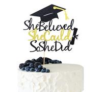Arthsdite 1 topper per torta con scritta in lingua inglese "She Believed She Could So She Did", con plettro per torta di laurea classe del 2025, decorazione per torte a tema laurea 2025, decorazione