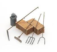 Artitec 387.281 Attrezzi da contadino e balle di fieno HO 1:87