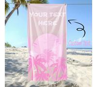 Asciugamano da spiaggia estivo personalizzato - tessuto morbido e delicato sulla pelle, colore di base rosa chiaro che evidenzia il romanticismo estivo. Sole giallo brillante al centro, palme rosa ond
