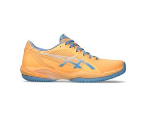 ASICS La SOLUTION SWIFT FF™ 2 è progettata per la velocità e offre una flessibilità aggiuntiva per un'esperienza ad alta energia sui campi in terra battuta. Un'ottima scelta per i giocatori di tutti i
