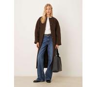 ASOS DESIGN - Cappotto elegante taglio lungo bouclé senza colletto color cioccolato amaro-Marrone L
