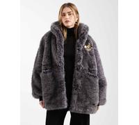 ASOS DESIGN - Giacca in pelliccia sintetica vintage anni '80 grigia con spilla oro-Grigio S