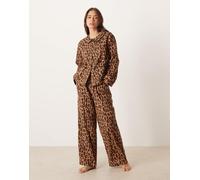 ASOS DESIGN - Pigiama con pantaloni e camicia con bordi smerlati e stampa leopardata-Marrone 36