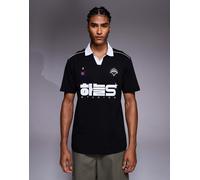 ASOS DESIGN - Polo comoda nera con profili a contrasto e grafiche sportive-Nero L