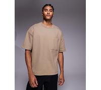 ASOS DESIGN - T-shirt squadrata premium oversize marrone testurizzata a contrasto con tasca XS