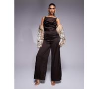 ASOS DESIGN - Tuta jumpsuit in raso color marrone cioccolato con scollo ad anello, strato inferiore trasparente e fibbia sul retro 36