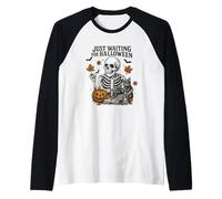 Aspettando la scena di scheletro di Halloween Maglia con Maniche Raglan