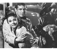 Audrey Hepburn As Holly Golightly, Poster Stampa 61x50.8cm Iconiche Pic 176458