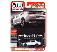 Auto World Modern Muscle 1:64 2019 Chevy Camaro ZL1 - Bianco Con Cappuccio Nero