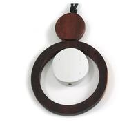 Avalaya Ciondolo in legno a cerchio aperto marrone con perline bianche e marroni su cordoncino di cotone regolabile, lunghezza minima 40 cm, ecologico