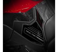 Az Graphishop Adesivi Laterali Serbatoio in Resina 3D Compatibili con Ducati Multistrada V4 Pikes Peak 2025 Protezione da Urti e Graffi Accessori Moto Made in Italy L-MV4-PP