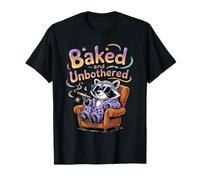 Baked and Unbothered Divertente Procione Weed Smoking Stoner Regalo Maglietta
