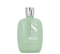 Balancing Low Shampoo 250 ml Dona ai tuoi capelli il massimo equilibrio con lo Shampoo Bilanciante Semi di Lino di Alfaparf Milano. Questo shampoo è specificamente studiato per detergere e riequilibra