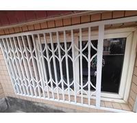 Balaustre a prova di furto della griglia della finestra, forti guardie di sicurezza per il seminterrato del capannone del balcone, installazione orizzontale o verticale personalizzabile