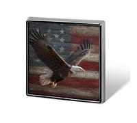 Bald Eagle Soaring over American Flag Rustico Legno Unisex Spille & Spille Quadrato Leggero Risvolto Distintivo Gioielli per Abbigliamento Scialle Cappello